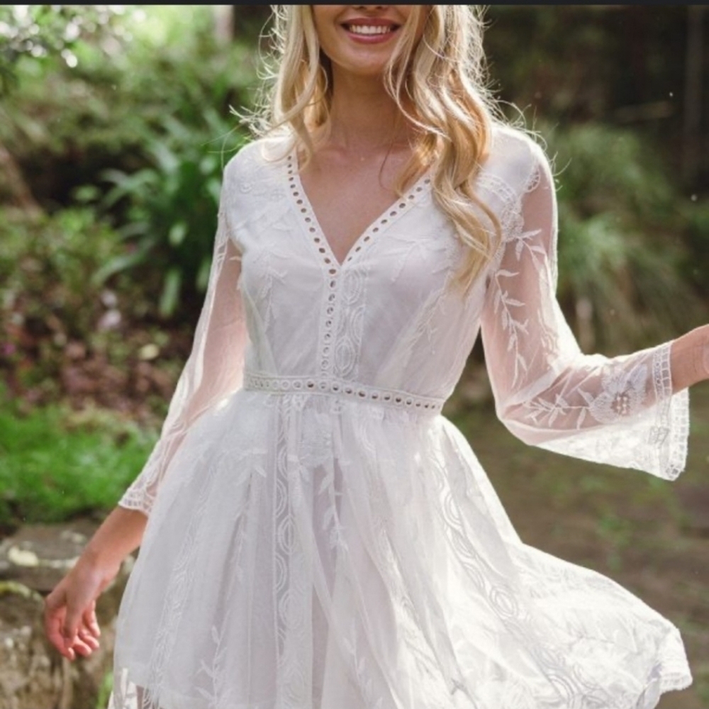 Elegant Lace Sheer Backless V Neck 3/4 Sleeve Flowy Dress Size Large NEW - Picture 2 of 11